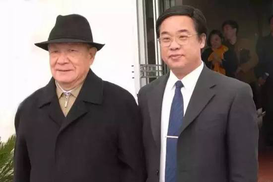 新闻q告